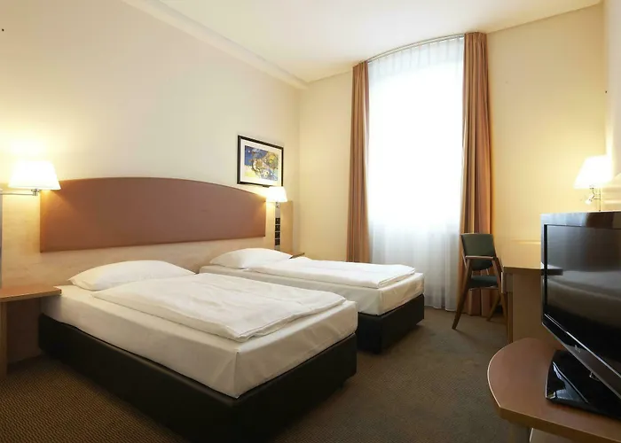 Intercityhotel Ostbahnhof Hotel 3*
