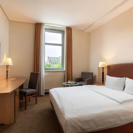Intercityhotel Ostbahnhof Hotel 3*