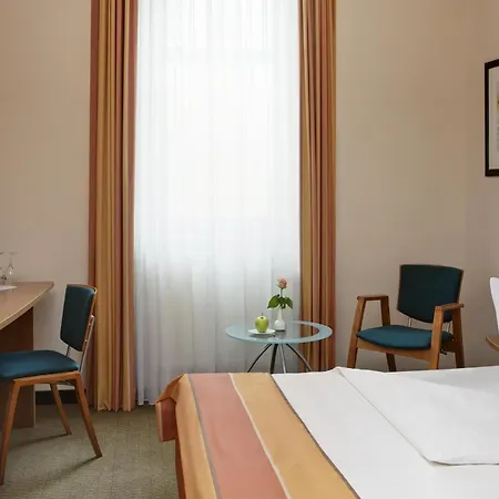 Intercityhotel Ostbahnhof 3* Berlino