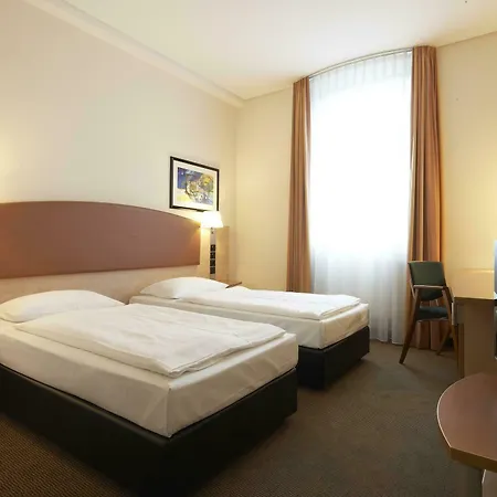 Intercityhotel Ostbahnhof Hotel 3*