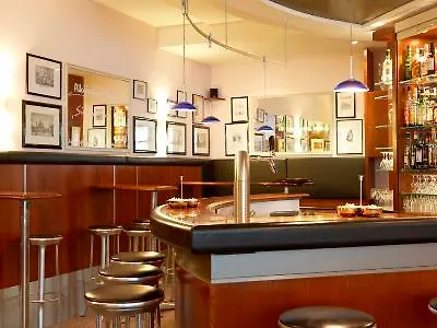 Intercityhotel Ostbahnhof 3*