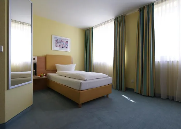 Intercityhotel Ostbahnhof Otel