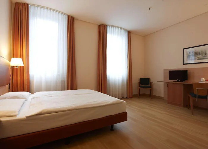 Intercityhotel Ostbahnhof Берлин