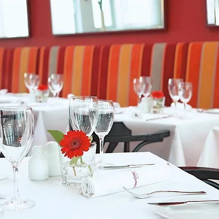 Intercityhotel Ostbahnhof 3*