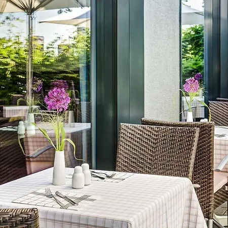 Intercityhotel Ostbahnhof Берлин