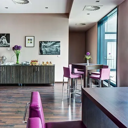 Intercityhotel Ostbahnhof Отель