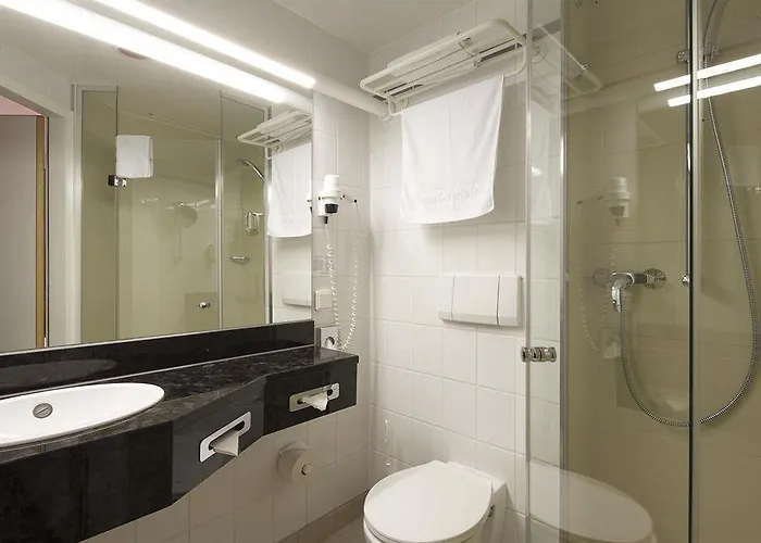 Intercityhotel Ostbahnhof 3*