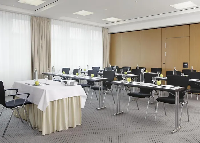 Intercityhotel Ostbahnhof 3*